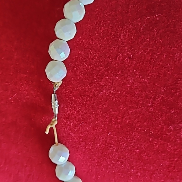 Vintage Milk Glass Iridescent Faceted 16" Necklace - Picture 8 of 8